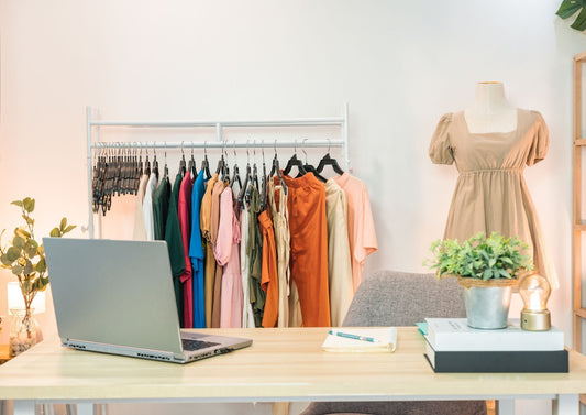 Moda curvy online: cómo comprar con confianza y estilo sin salir de casa