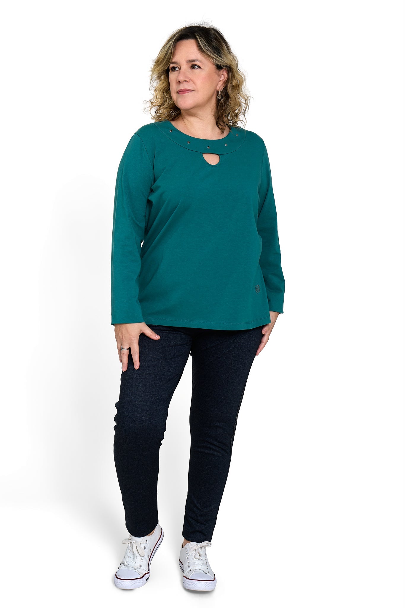 Camiseta Manga Larga ESCOTE TACHAS
